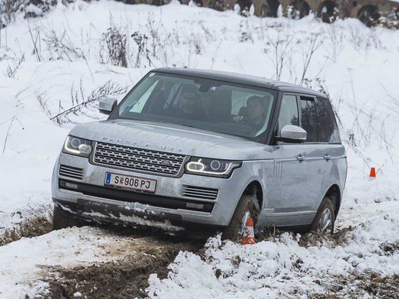 Range Rover nezná limity